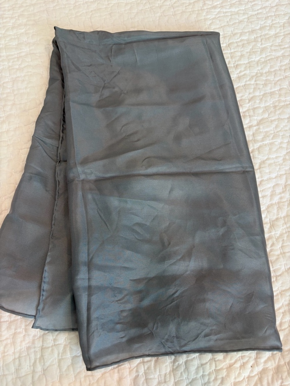 Grey wild rag
